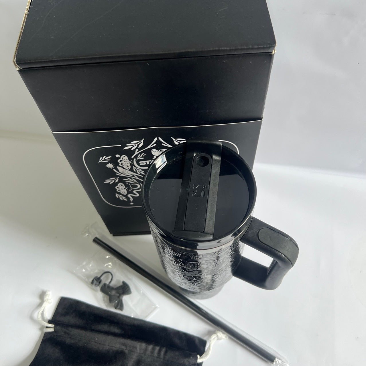 Stanley Halloween Quencher H2.0 FlowState Tumbler, 40 oz – Deadly Damask Design