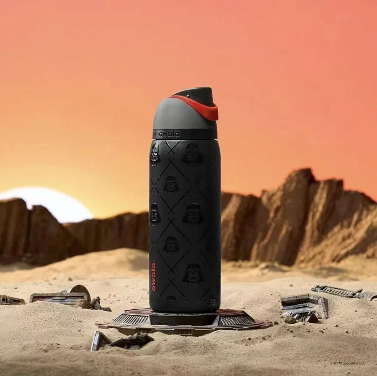 Star Wars Owala Special Edition 32 oz FreeSip Insulated Stainless Steel Water Bottle – Darth